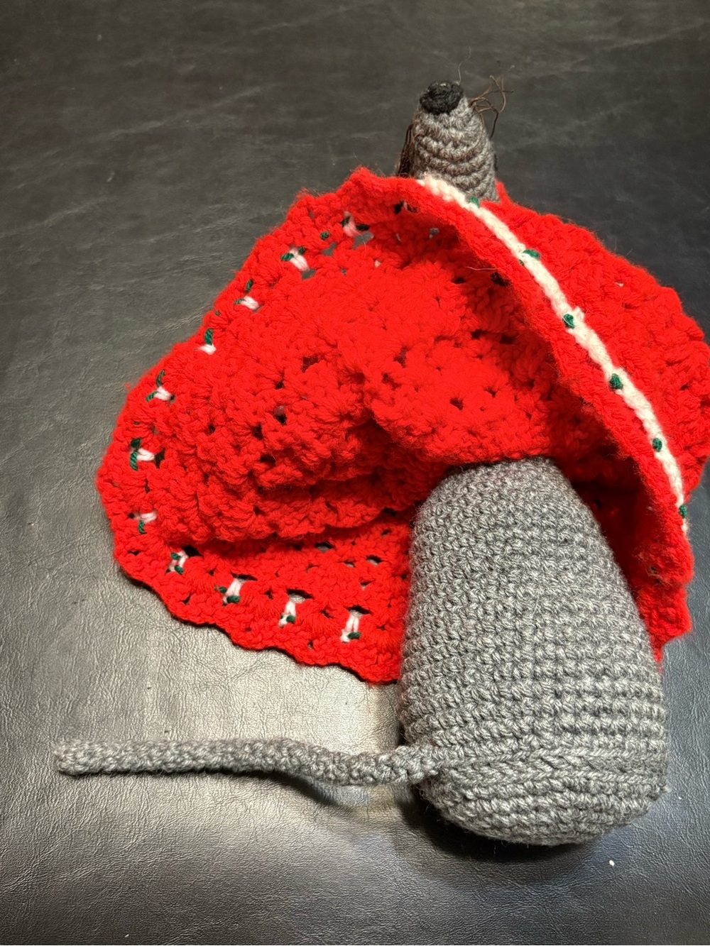 Hand Crafted Christmas Mama Mouse Crochet Vintage Grandmacore Farmhouse - Picture 4 of 7